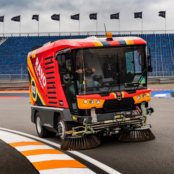 R5 sweeper in action, sweeping on the race track.